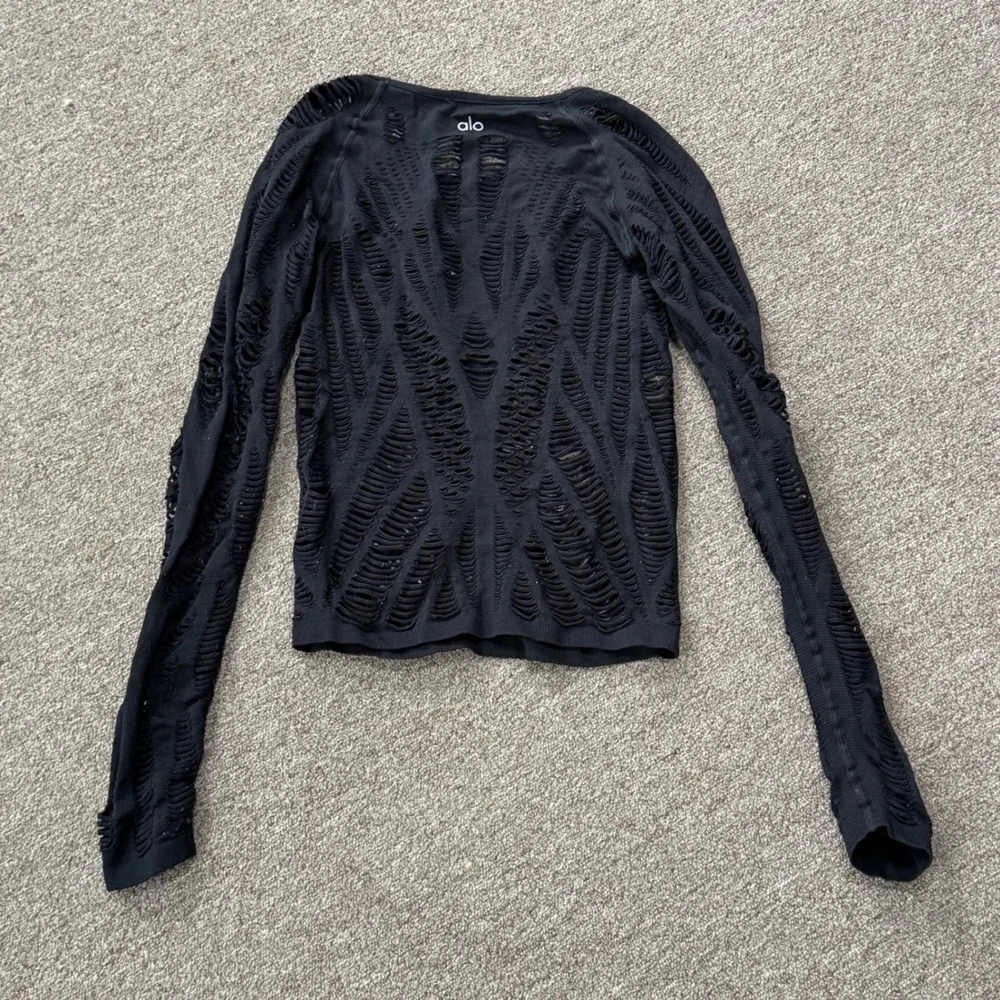 Alo Yoga Siren Long Sleeve Top Black Distressed Laser Cut Seamless Small
